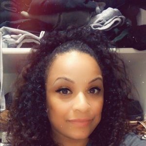 Meet your Posher, Aunica